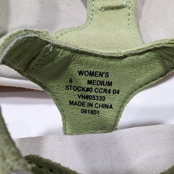 L.L. Bean lime green comfor sued leather open toe adjustable Buckle Sandals sz 6 - Picture 8 of 9